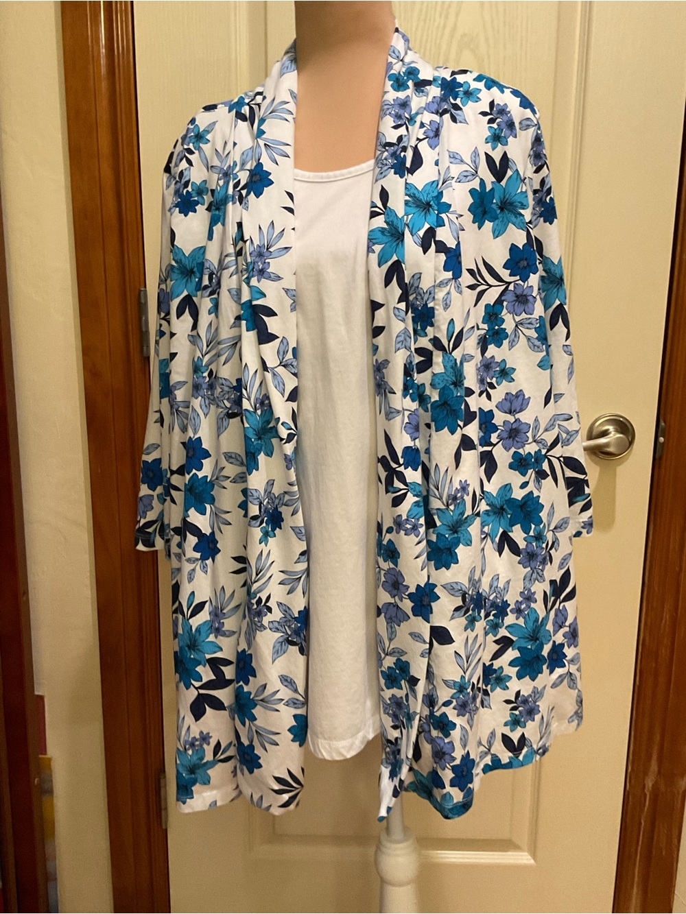 Woman Within Blue & White Floral Twofer Cardigan with Tank 26/28W 2X